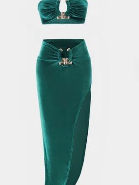 Emerald Green High-Waist Velvet Midi Skirt with Side Slit